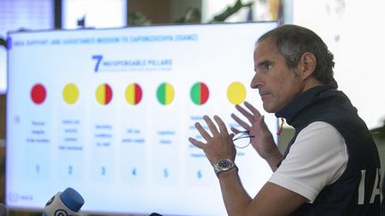 Le chef de l'AIEA, Rafael Grossi, lors d'une conférence de presse à Vienne (Autriche), le 2 septembre 2022.&nbsp; (ALEX HALADA / APA-PICTUREDESK / AFP)