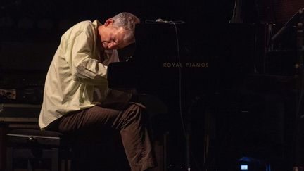 Le pianiste américain Brad Mehldau sur scène le 25 juillet 2021, à Grenade (Espagne), durant le festival Jazz en la Costa. (ALBA FEIXAS / EFE / MAXPPP)