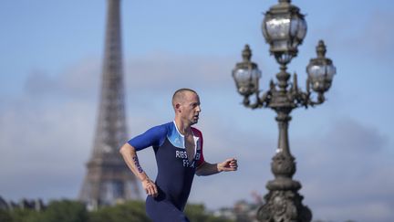 Jules Ribstein, champion paralympique de triathlon à Paris, le 2 septembre 2024. (THIBAULT CAMUS/AP/SIPA / SIPA)