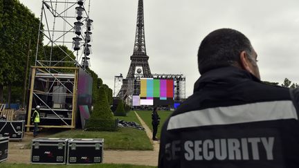 Finale de l'Euro 2016 : la France derrière les Bleus