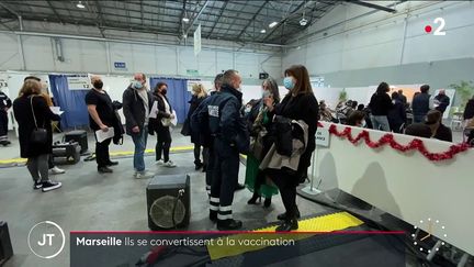 Covid-19 : à Marseille, les primo-vaccinés affluent