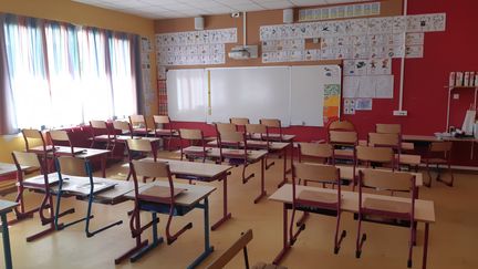 À Bayon (Meurthe-et-Moselle), une école primaire et maternelle se prépare à recevoir 40 élèves, le 12 mai après le confinement dû au coronavirus. (THIERRY COLIN / RADIO FRANCE)