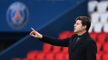 L'entraîneur du PSG Mauricio Pochettino&nbsp;lors d'un match de Ligue 1 contre Nice, au Parc des Princes, le 13 février 2021. (FRANCK FIFE / AFP)