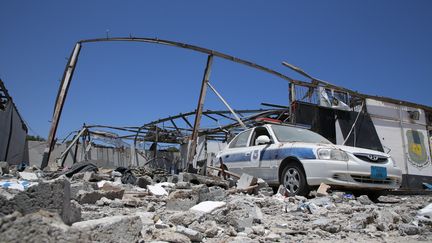 Le centre de détention de Tajoura (Libye), visé par une frappe aérienne, le 3 juillet 2019. (HAZEM TURKIA / ANADOLU AGENCY / AFP)