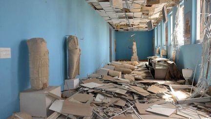 La photo de l’Agence officielle Nouvelles (SANA) le 27 Mars, 2016 montre les destructions dans le musée de Palymre. Les archéologues se précipitent dans la ville antique pour évaluer les dommages causés par le groupe Etat islamique, après qu'il a été renversé par l'armée syrienne dans une bataille sanglante. (STRINGER / AFP SANA / AFP)