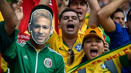 Absent du terrain, Neymar a souhait&eacute; bonne chance &agrave; ses co&eacute;quipiers, dans vid&eacute;o diffus&eacute;e &agrave; la t&eacute;l&eacute;vision avant la demi-finale. Cela suffira-t-il ? (FABRICE COFFRINI / AFP)