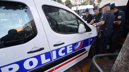 Des CRS en patrouille dans le centre Marseille (Bouches-du-Rh&ocirc;ne) le 21 ao&ucirc;t 2013.&nbsp; (BORIS HORVAT / AFP)