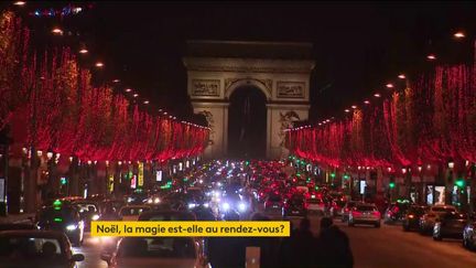 Les Champs-Elysées brillent de mille feux pour Noël 2020 (FRANCEINFO)