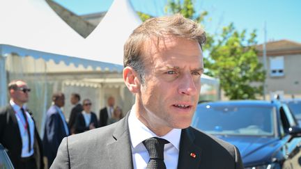 VIsite d'Emmanuel Macron lors de la commémoration des 80 ans du massacre d'Oradour-sur-Glane, le 11 juin 2024. (THOMAS JOUHANNAUD / MAXPPP)