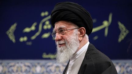 Der Oberste Führer des Iran, Ayatollah Ali Khamenei, am 2. Oktober 2024 in Teheran (Iran). (PRESSEBÜRO DES IRANISCHEN FÜHRERS / ANADOLU / AFP)