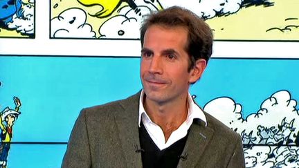 Jul, nouveau scénariste de Lucky Luke sur le plateau du Soir 3
 (Capture d&#039;écran France 3)