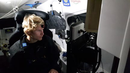 Le vainqueur du Vendée Globe 2012/2013 s'attaque au record établi par Thomas Coville (Sodebo) le 25 décembre 2016, soit 49 jours 3 heures 4 minutes et 28 secondes.&nbsp; (JEROME VAL / RADIO FRANCE)