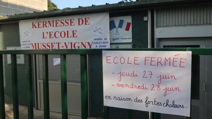 Une école fermée à cause de la canicule, le 26 juin 2019 à Tours (Indre-et-Loire). (NICOLAS RIMBAUX. / MAXPPP)