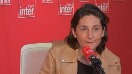 La ministre des Sports Amélie Oudéa-Castéra, invitée de la matinale de France Inter, mardi 14 mars 2023. (FRANCE INTER / RADIO FRANCE)