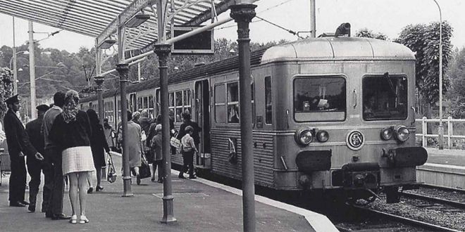 Un "Petit Gris" dans les années 60.
 (Fenino/Photorail SNCF)