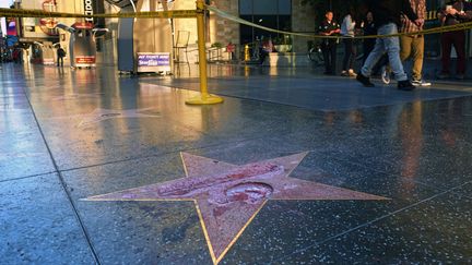 L'étoile de Donald Trump sur Hollywood Boulevard à Los Angeles (Etats-Unis) a été vandalisée, le 26 octobre 2016. (RICHARD VOGEL/AP/SIPA / AP / SIPA)