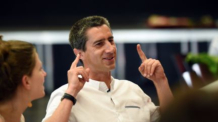 François Ruffin attend les résulats du second tour des législatives à Flixecourt (Somme), le 18 juin 2017. (FRANCOIS LO PRESTI / AFP)