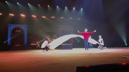 Sept enfants de l'Association petits princes vont participer à un spectacle du cirque Phénix, vendredi 24 novembre, à Paris.&nbsp; (FARIDA NOUAR / RADIOFRANCE)