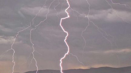 &nbsp; (Les orages pourraient ce vendredi être violents dans le nord de la France © MAXPPP)