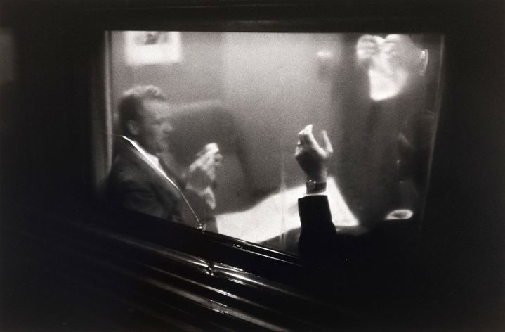 Louis Stettner, "Joueurs de cartes", de la série "Penn Station", New York, 1958, Collection Centre Pompidou, Musée national d'art moderne, Paris, don de l'artiste en 2015
 (Centre Pompidou/Dist. RMN-GP ©Louis Stettner )