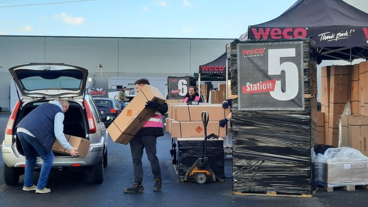 Face à la demande, Weco, seul fabricant allemand de feux d’artifice, est contraint de limiter les ventes à à trois paquets par voiture. (SEBASTIEN BAER / FRANCEINFO)