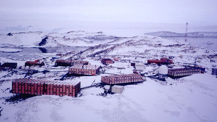 Une photographie aérienne non datée de la base française Dumont-d'Urville, en Antarctique.&nbsp; (AFP)