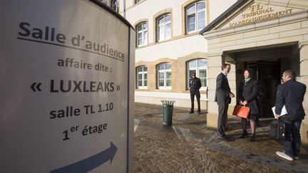 L'ouverture du procès des lanceurs d'alerte de l'affaire Luxleaks au palais de justice de Luxembourg, le&nbsp;26 avril 2016. (JULIEN WARNAND / EPA)