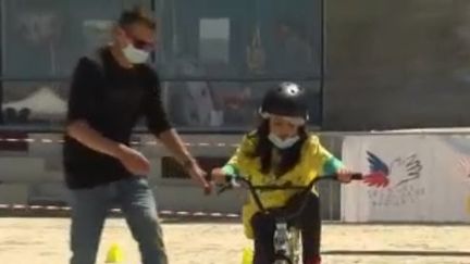 Capture écran sujet vélo enfants La Rochelle (FRANCE 2)