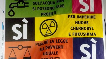 Affiche pour le référendum sur le nucléaire (Italie, juin 2011) (OLIVIER MORIN / AFP)