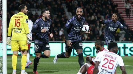 Alexandre Lacazette célèbre son but face à Ajaccio, le 29 janvier 2023. (PASCAL POCHARD-CASABIANCA / AFP)