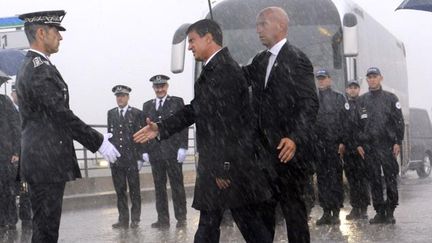 &nbsp; (Le Premier ministre Manuel Valls à Calais ce lundi © SIPA/Sarah Alcalay)