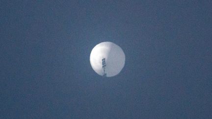 Un ballon chinois dans le ciel des Etats-Unis, le 1er février 2023. (CHASE DOAK / CHASE DOAK / AFP)