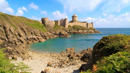 &nbsp; (Les fillettes étaient en vacances près du Fort-la-Latte, sur la commune de Plévenon (22) © Zechal / Fotolia)