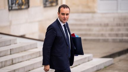 Le ministre des Armées, Sébastien Lecornu, au palais de l'Elysée à Paris, le 29 novembre 2022. (XOSE BOUZAS / HANS LUCAS / AFP)