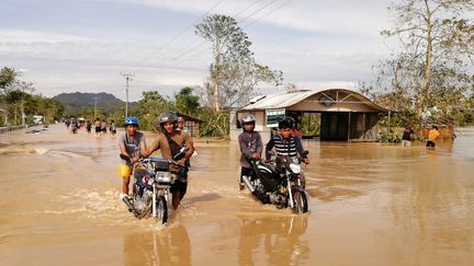 Typhon Phanfone aux Philippines : le bilan s'alourdit à 16 morts