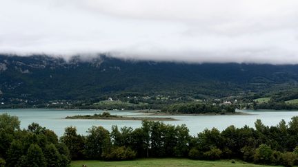 Disparition de Maëlys : des plongeurs sondent le lac d'Aiguebelette