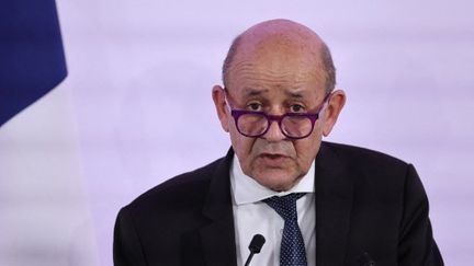 Jean-Yves Le Drian, à Paris, le 22 février 2022. (THOMAS COEX / AFP)