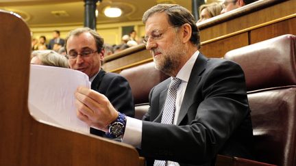 Le futur premier ministre espagnol, Mariano Rajoy, avant de prononcer son discours d'investiture devant le Parlement, le 19 d&eacute;cembre 2011 &agrave; Madrid. (JAVIER SORIANO / AFP)