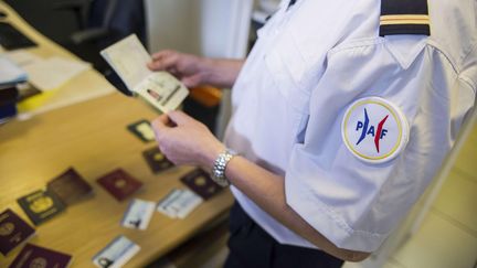 &nbsp; (Un agent de la police aux frontières à Paris © SIPA - Kamil Zihnioglu)