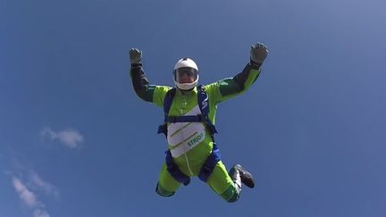 &nbsp; (Luke Aikins pratique la chute libre depuis ses 12 ans et a plus de 18 000 sauts à son actif © Capture d'écran Youtube)