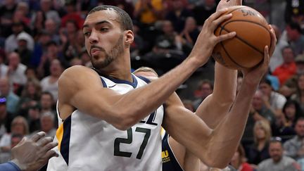 Rudy Gobert n'a rien pu faire face à la performance de Dennis Schröder.