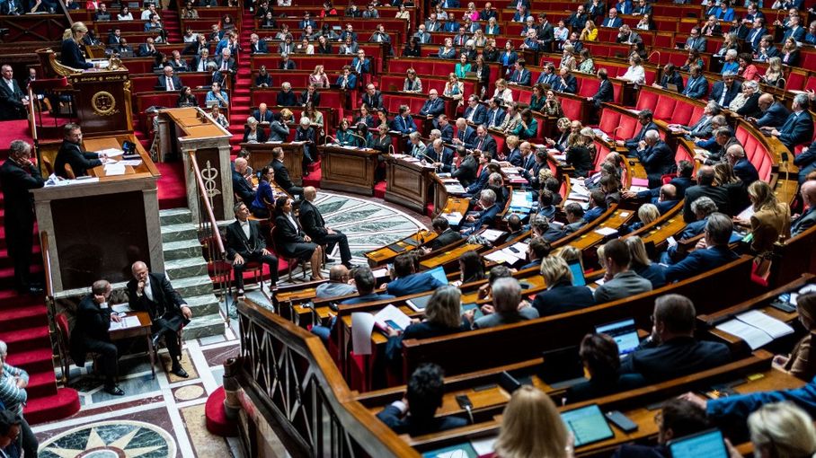 Assemblée Nationale : Pourquoi La Menace De La Dissolution Agitée Par ...