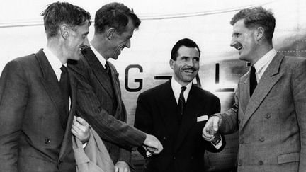 Maurice Herzog (au centre) était devenu un héros national après son ascension de l'Annapurna
 (AP/SIPA)