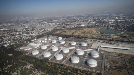 Vue aérienne de d'un complexe pétrolier de Pemex, à&nbsp;Azcapotzalco, au Mexique, le 4 février 2019. (PEDRO PARDO / AFP)