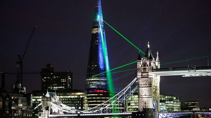 Inauguration en lumi&egrave;res de "The Shard", la plus haute tour d'Europe &agrave; Londres (Royaume-Uni), le 5 juillet 2012. (MATTHEW LLOYD / GETTY IMAGES)