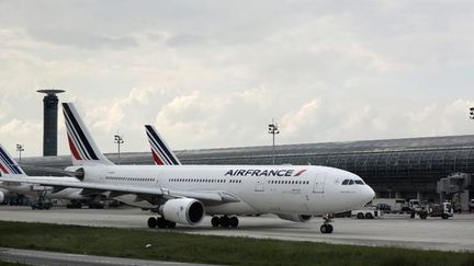 &nbsp; (L'accident matériel s'est produit sur une piste de l'aéroport de Roissy-Charles de Gaulle, près de Paris © MaxPPP)