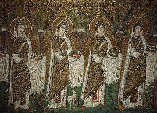 Les saintes Eulalie, Agnès, Agathe et Pélagie, représentées sur une mosaïque de la basilique San Apollinare Nuovo, construite à Ravenne (Italie) par le roi ostrogoth Théodoric (qui règna de 493 à 526).