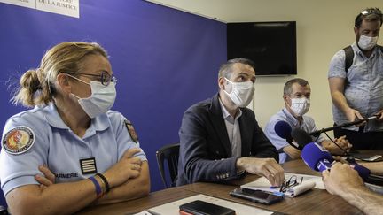 Le vice-procureur de La-Roche-sur-Yon,&nbsp;Yannick Le Goater, lors d'une conférence de presse à propos du&nbsp;meurtre d'Olivier Maire, le 9 août 2021. (ESTELLE RUIZ / HANS LUCAS / AFP)