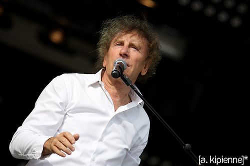 &nbsp; (Alain Souchon à la Fête de l'humanité, en 2010)