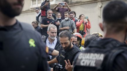 Le roi Felipe VI d'Espagne, lors d'une visite à Valence, le 3 novembre 2024. (STRINGER / ANADOLU / AFP)